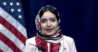 Woman-wearing-hijab-by-USA-flag